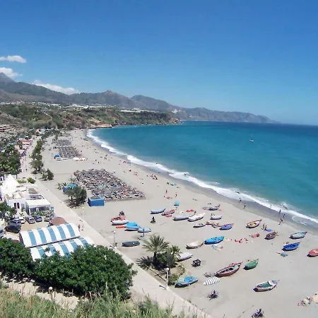 Villa Pinomar - Sleeps 8 - Burriana Nerja