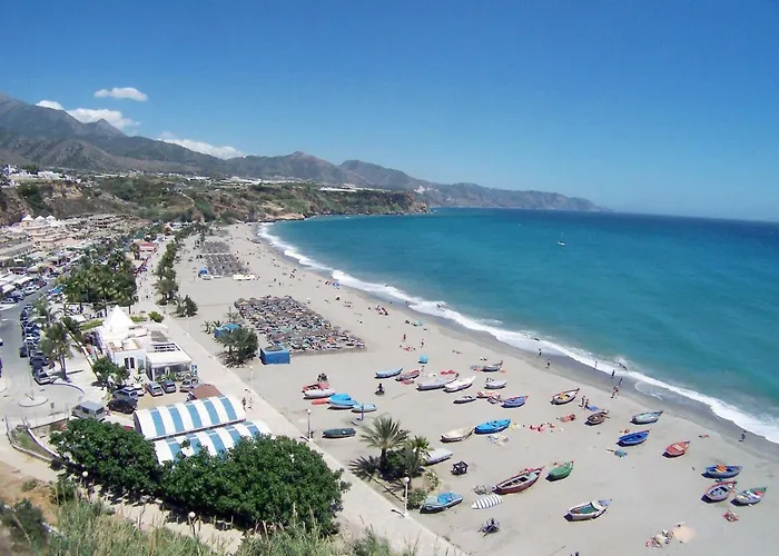 Villa Pinomar - Sleeps 8 - Burriana Nerja